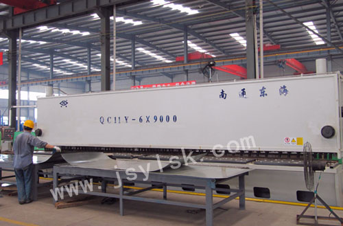 QC11Y-13*12000大型剪板機