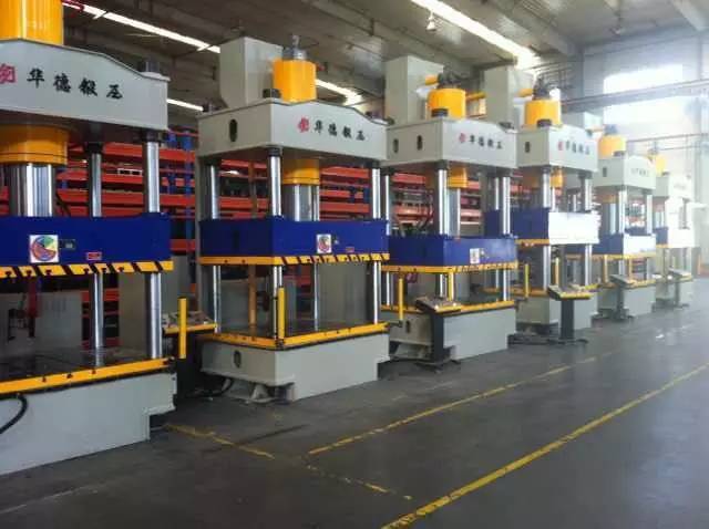 四柱液壓機