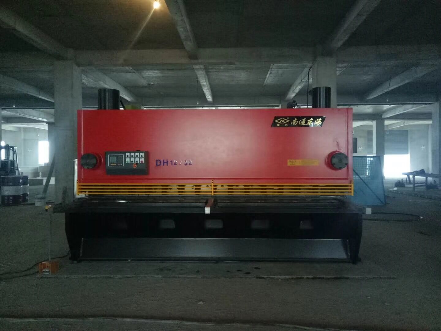 東海剪板機